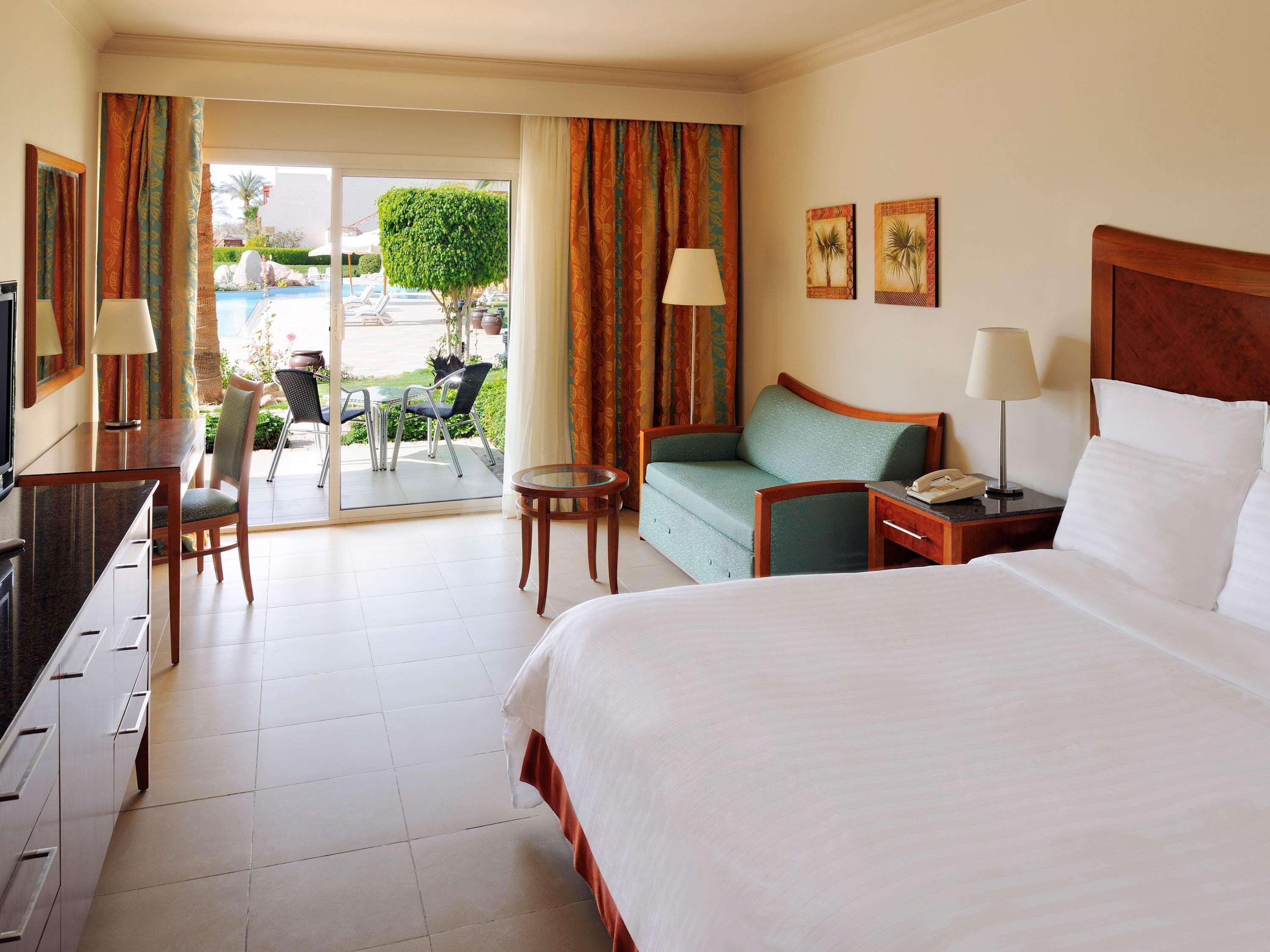 Naama Bay Promenade Beach Resort Managed By Accor Sharm el-Sheikh Exterior photo A room at the Hilton Sharm El Sheikh