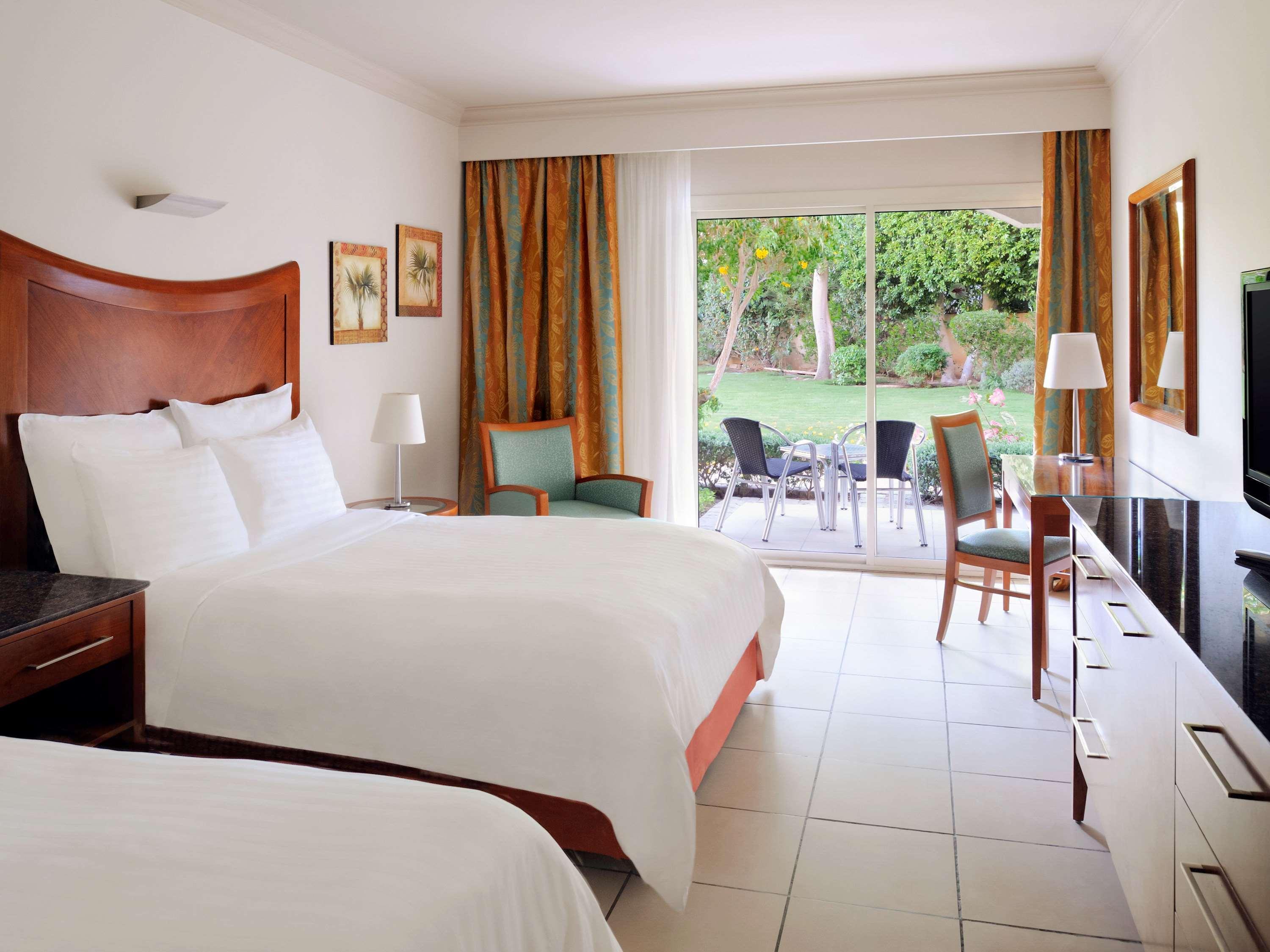 Naama Bay Promenade Beach Resort Managed By Accor Sharm el-Sheikh Exterior photo A room at the Hilton San Francisco Airport
