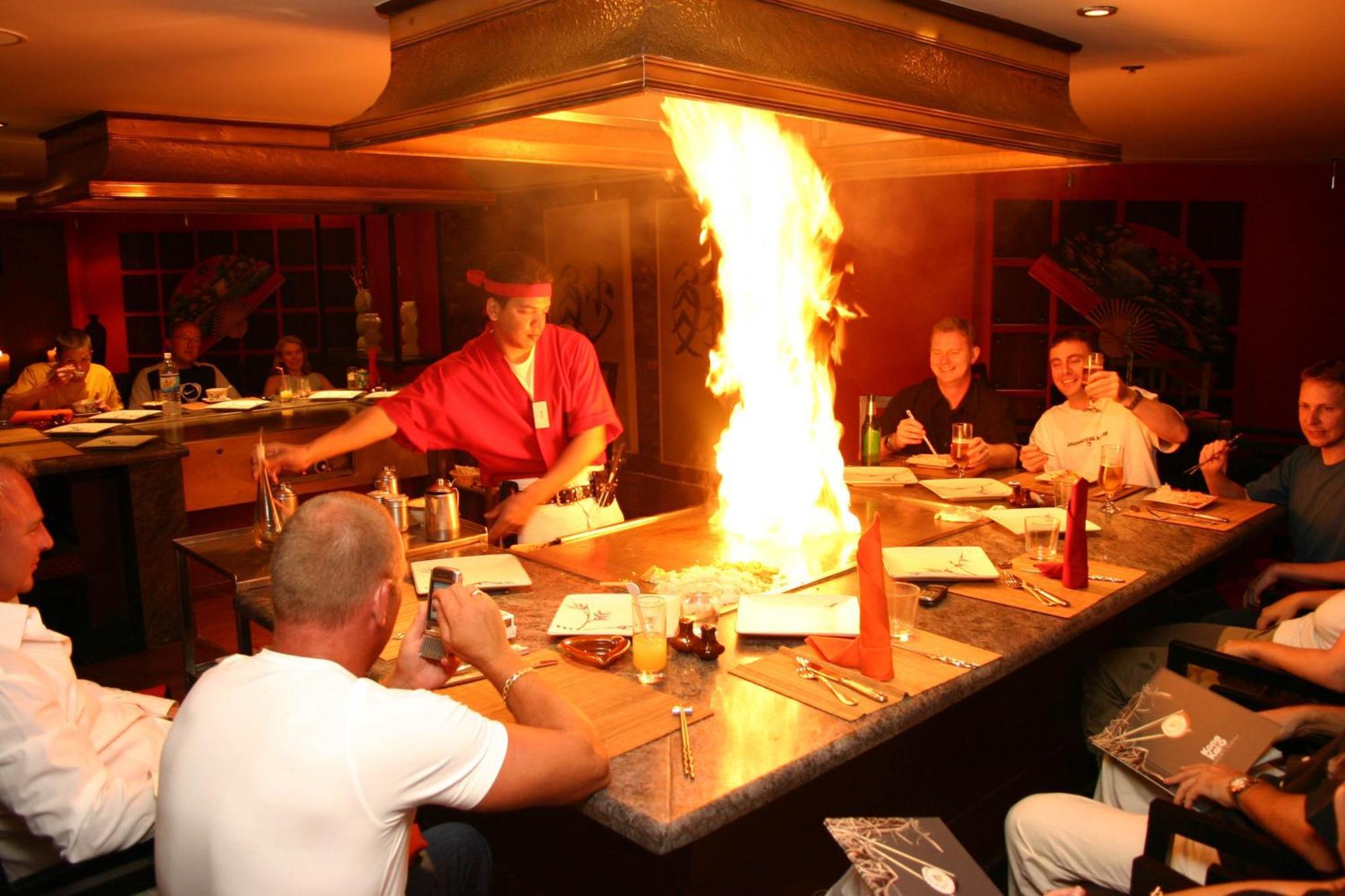 Naama Bay Promenade Beach Resort Managed By Accor Sharm el-Sheikh Exterior photo Teppanyaki cooking
