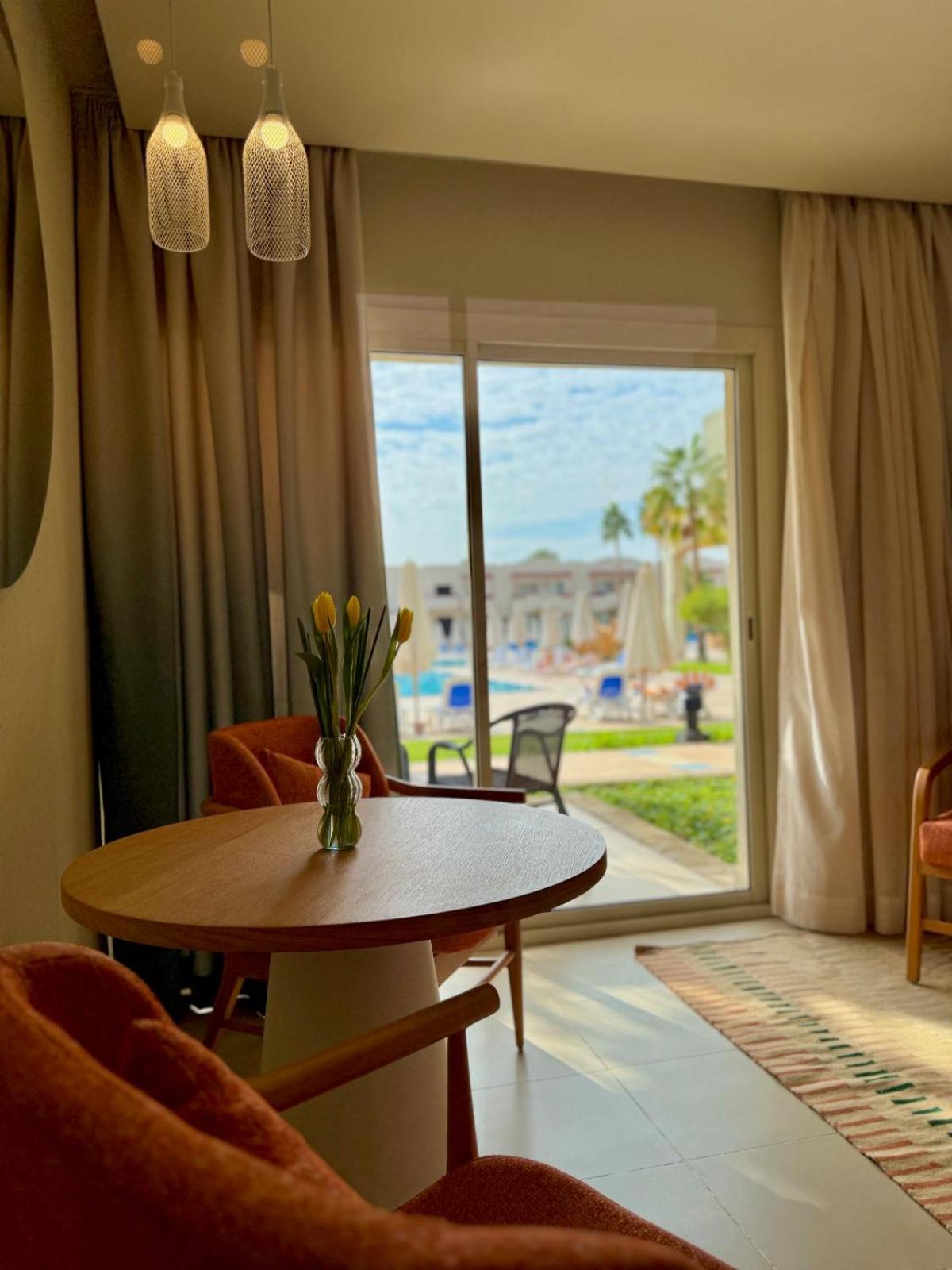 Naama Bay Promenade Beach Resort Managed By Accor Sharm el-Sheikh Exterior photo A sliding door